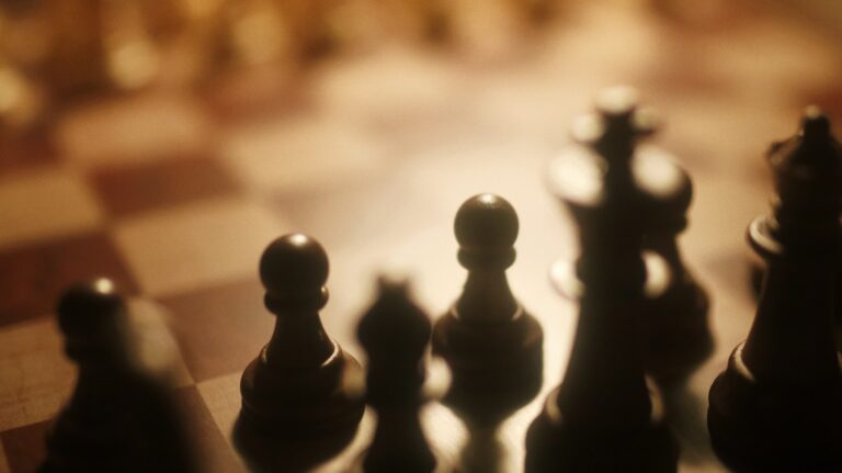 hình ảnh minh họa: đại kiện tướng cờ vua có học thuộc lòng khai cuộc không?