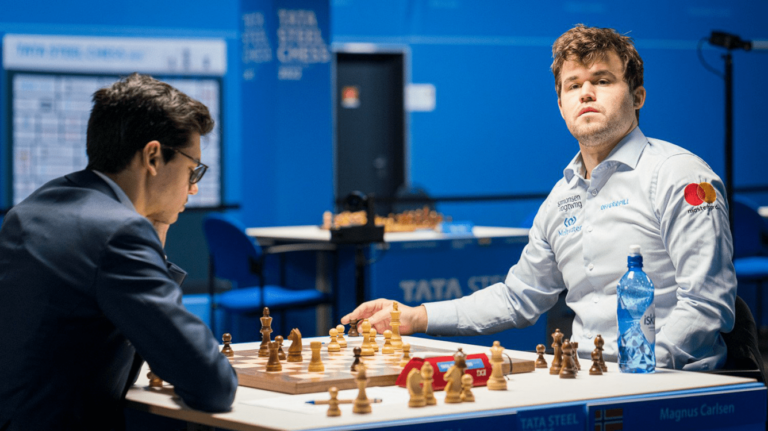 hình ảnh bài viết Thời khắc bước ngoặt, Carlsen chọn nước cờ như siêu engine và thắng